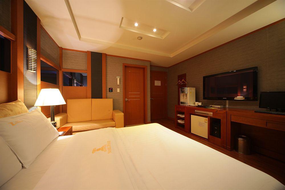 Hotel Noblesse, Yeoksam Seoul Exteriör bild