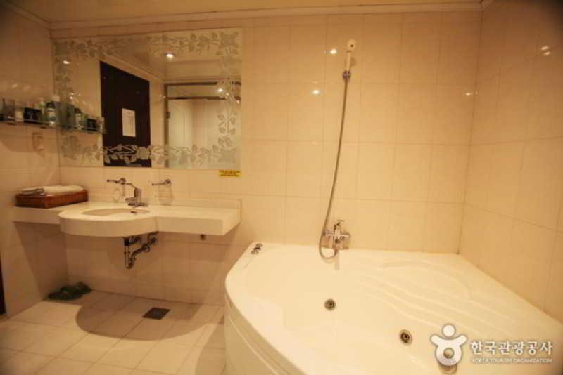 Hotel Noblesse, Yeoksam Seoul Exteriör bild