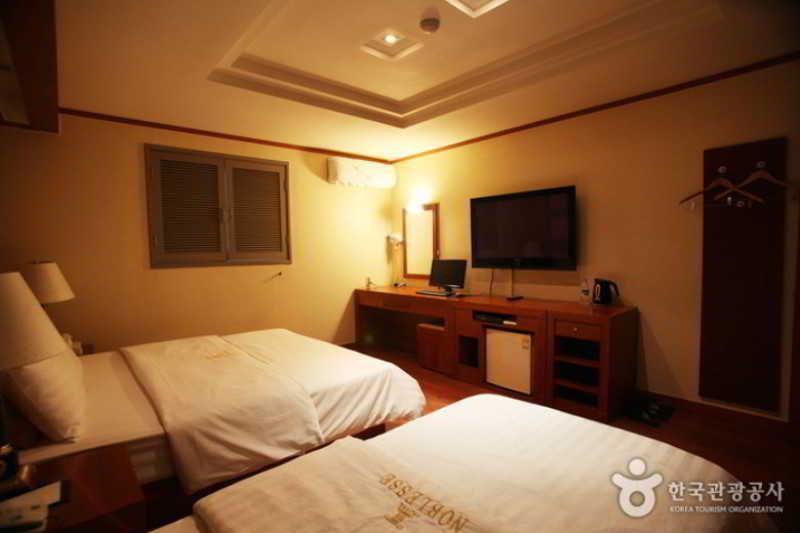 Hotel Noblesse, Yeoksam Seoul Exteriör bild