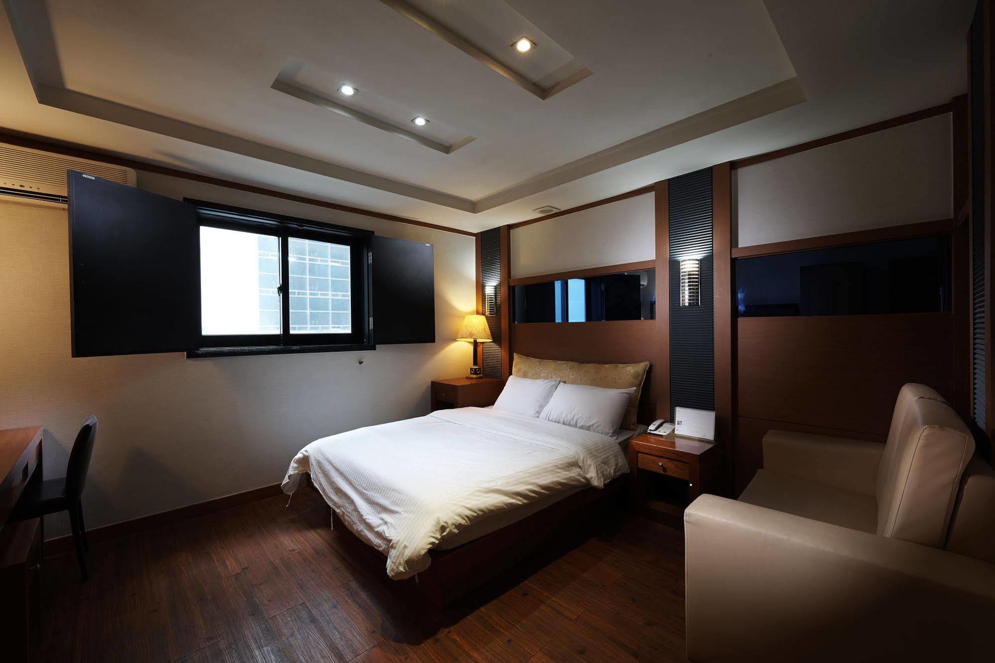 Hotel Noblesse, Yeoksam Seoul Exteriör bild