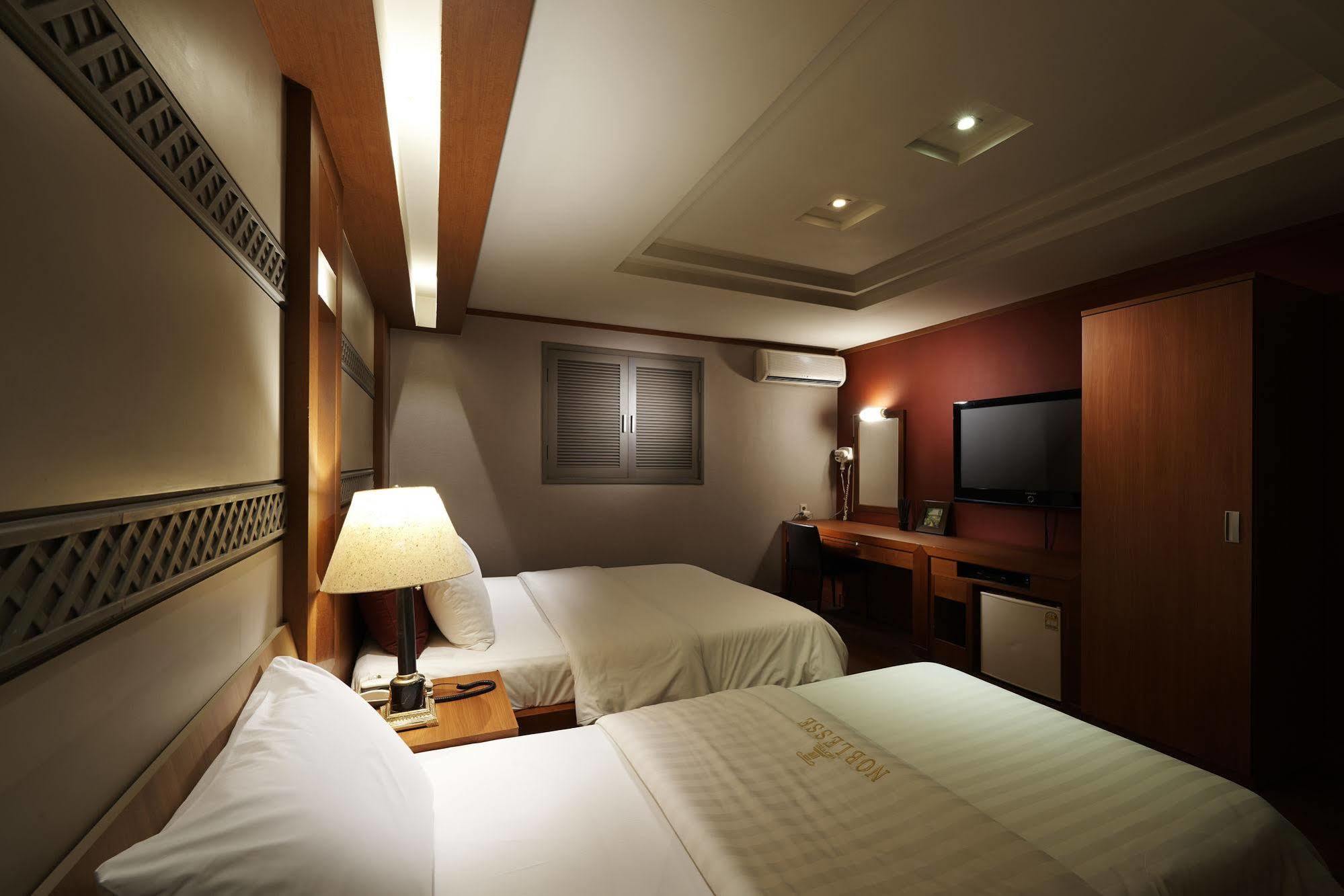 Hotel Noblesse, Yeoksam Seoul Exteriör bild