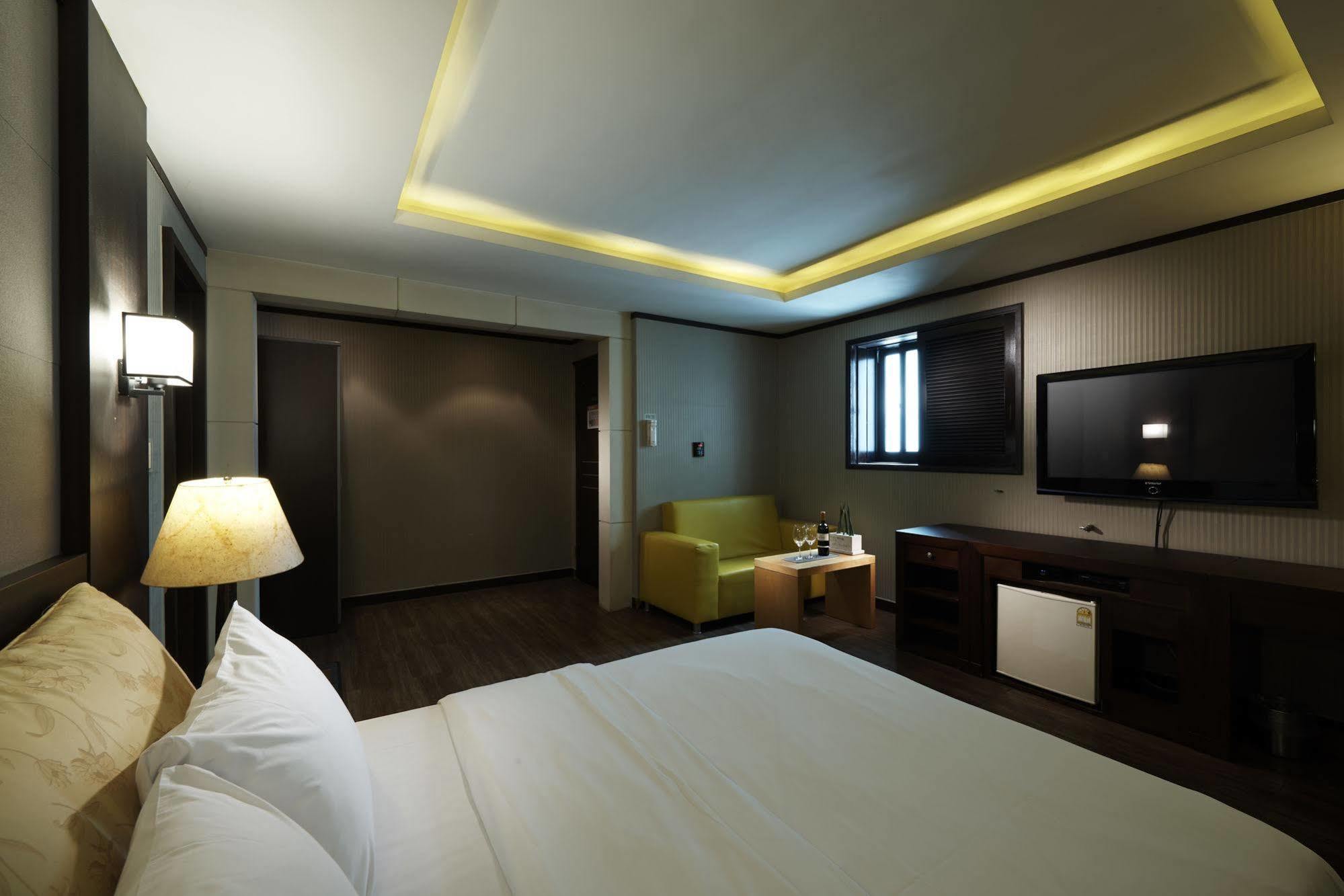 Hotel Noblesse, Yeoksam Seoul Exteriör bild